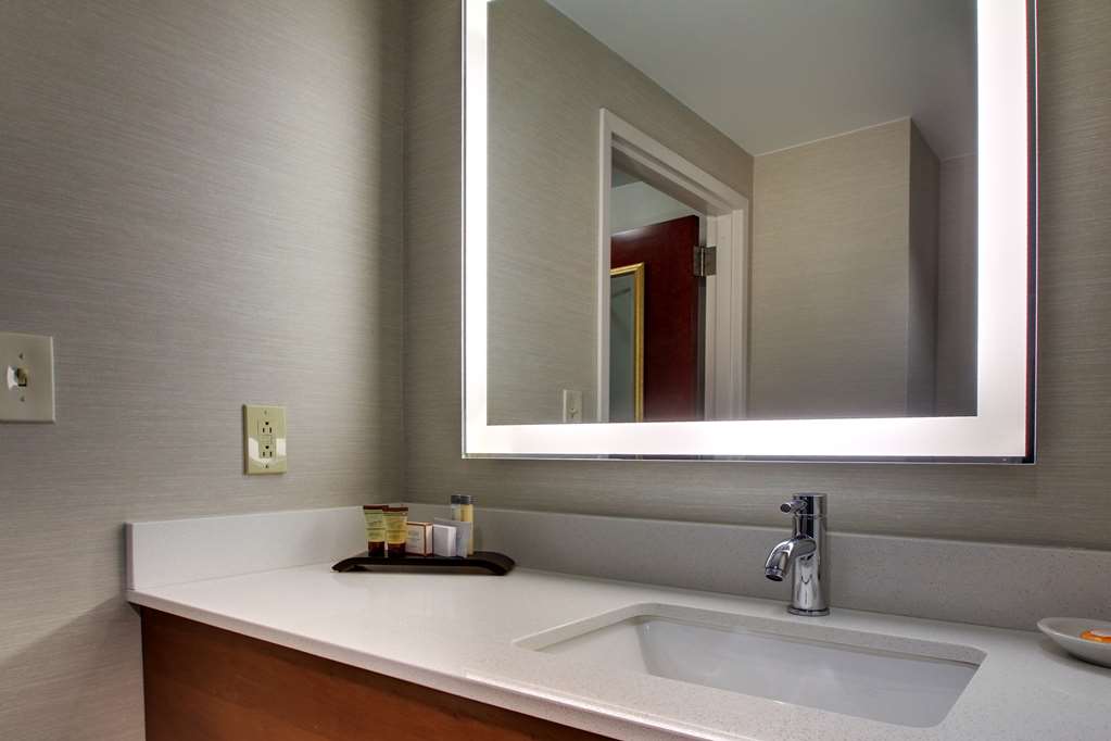 Best Western Plus Boston Hotel - photo 26