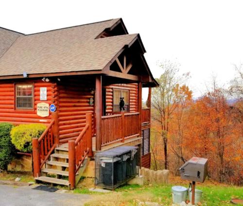 Pure Mountain Pleasure - last minute hotel in Sevierville
