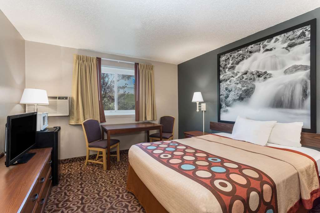 Super 8 by Wyndham Gillette - photo 7