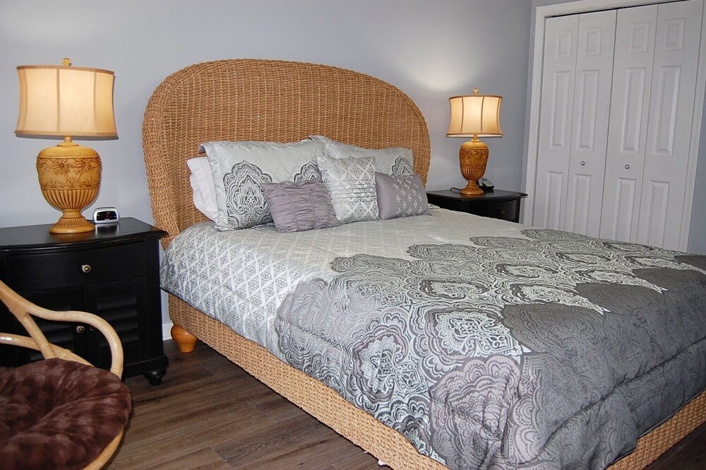Driftwood Tower Condominiums - photo 3