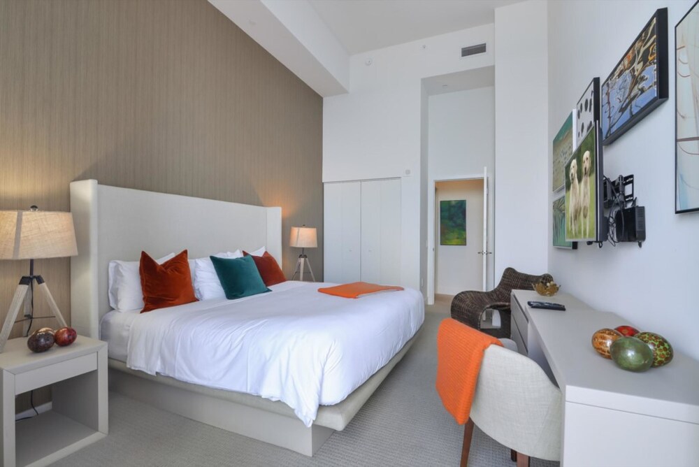 Contemporary Beach Resort Condos - photo 25