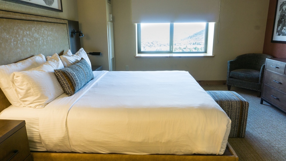 Grand Summit Hotel a Ski in out by RedAwning - featured photo