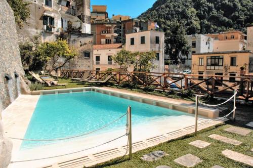 Le Volte with pool by Amalfivacation — 4-Star Luxury Hotel in Amalfi, Italy