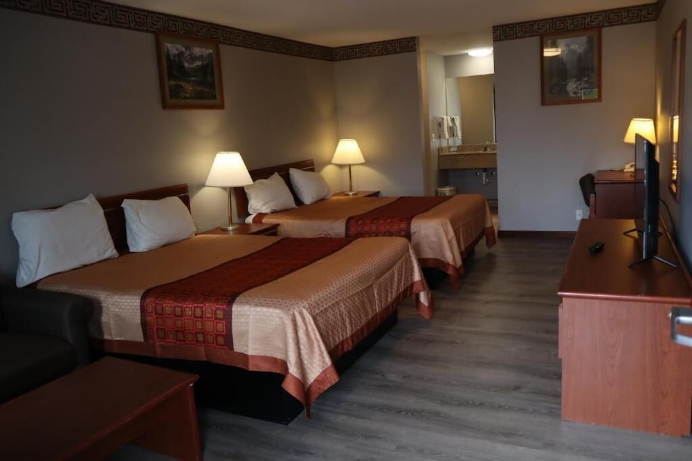 Executive Motel - photo 11