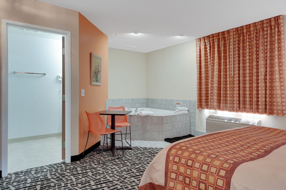Americas Best Value Inn Finlayson - photo 7