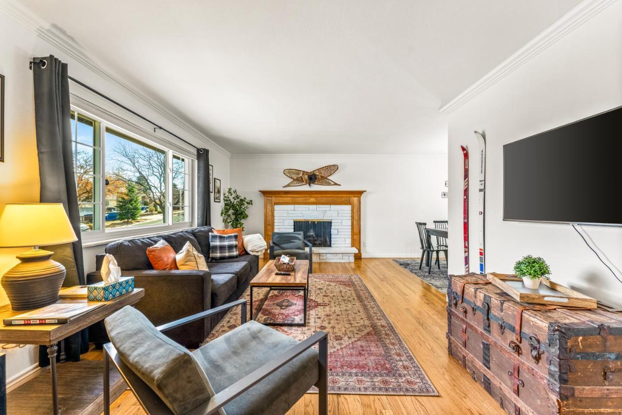 The Mtn Retreat Steps to Palmer Park and playground Central COS Great location in Colorado Springs, United States