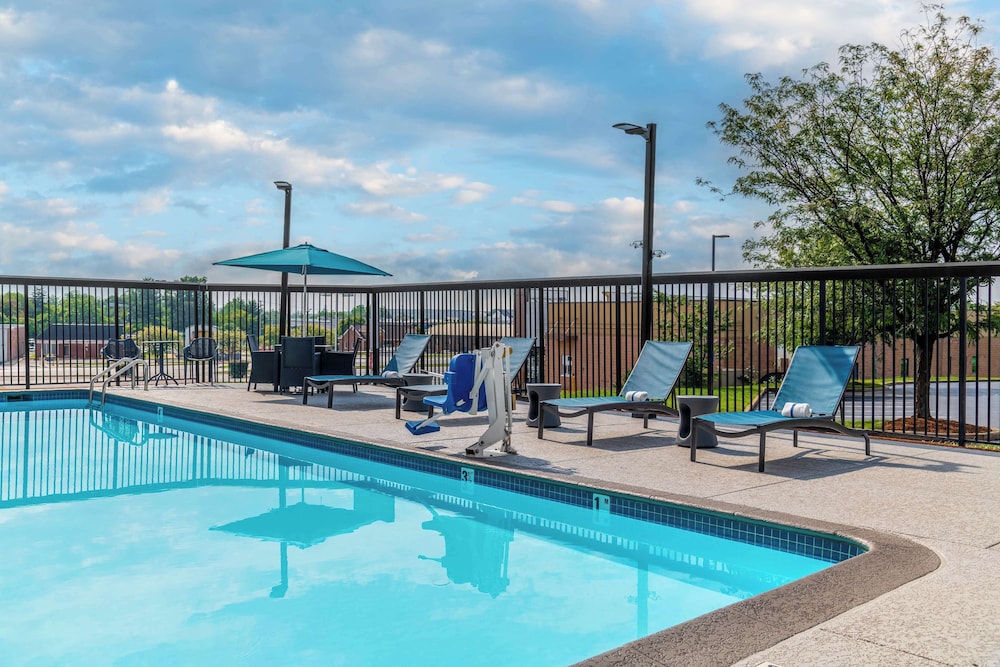 Hampton Inn Martinsburg - photo 38
