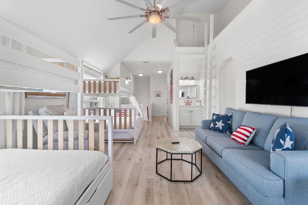 Red White and Beach - photo 29