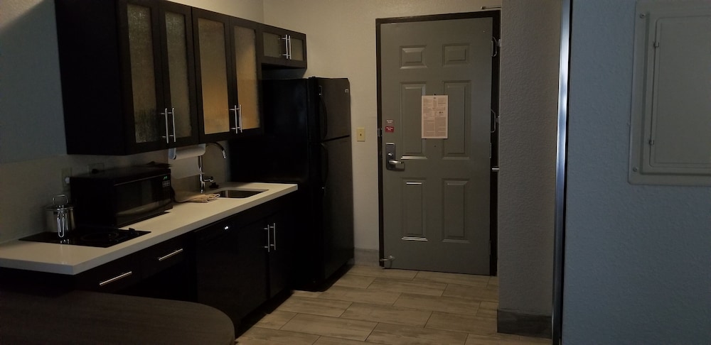 Candlewood Suites Knoxville Airport Alcoa by IHG - photo 29