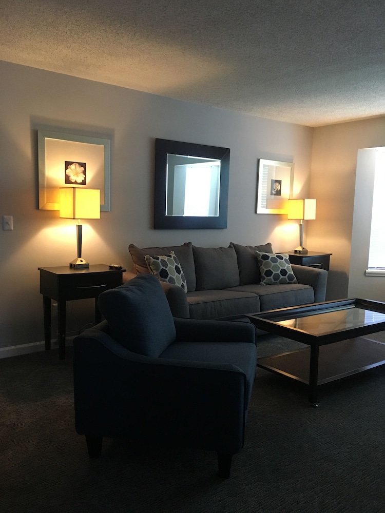 Ambassador Inn And Suites - photo 17