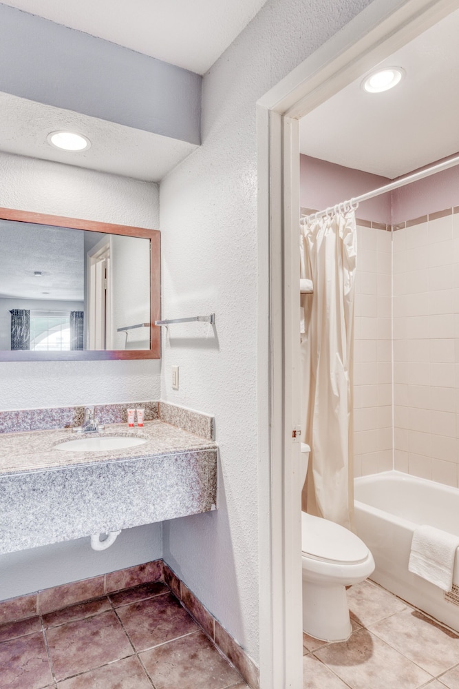 Sienna Inn Channelview TX - photo 12