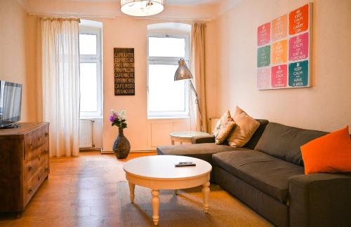 Bright Apartment Schönbrunn Palace — 4-Star Luxury Hotel in Vienna, Austria