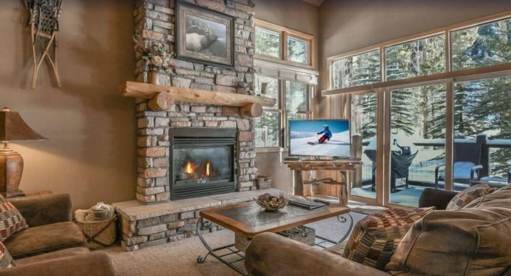 Family friendly 3 Bedroom Vacation Rental in West Keystone Resort Along the Snake River With Pool and Hot Tub - photo 3