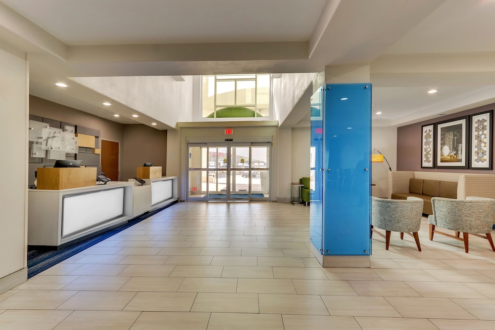 Holiday Inn Express Hotel & Suites Lake Worth Nw Loop 820 - photo 32