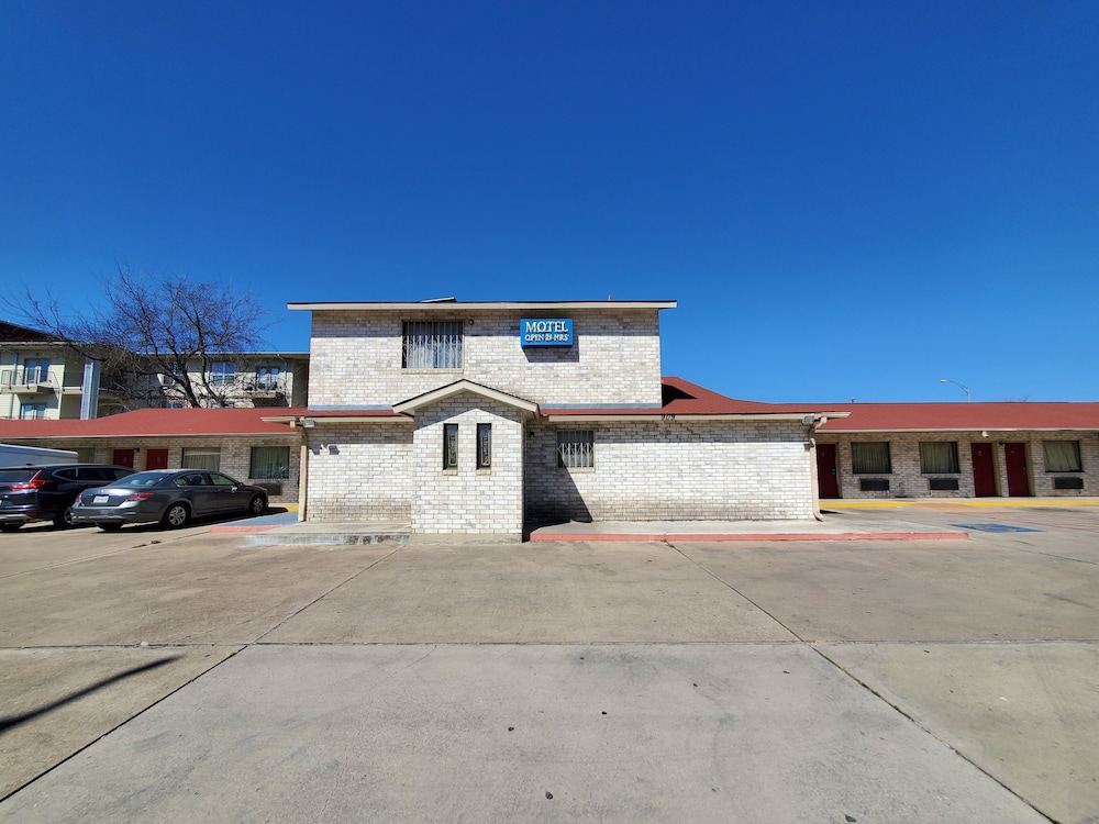 Rodeway Inn Downtown - photo 19