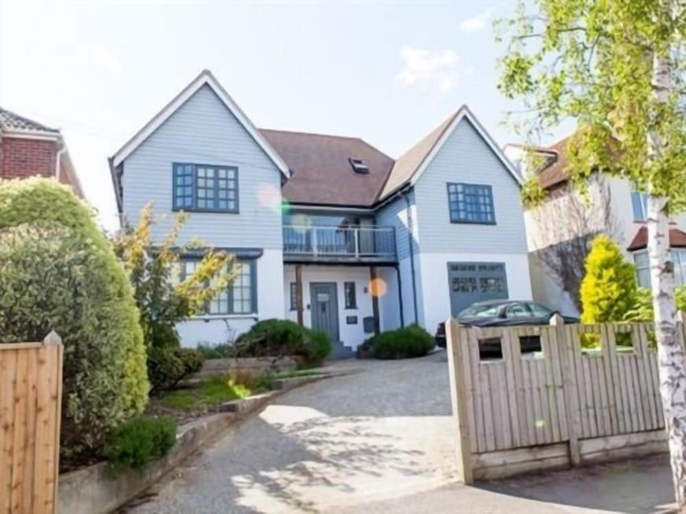 Birch House B&B — 5-Star Luxury Hotel in Weymouth, United Kingdom
