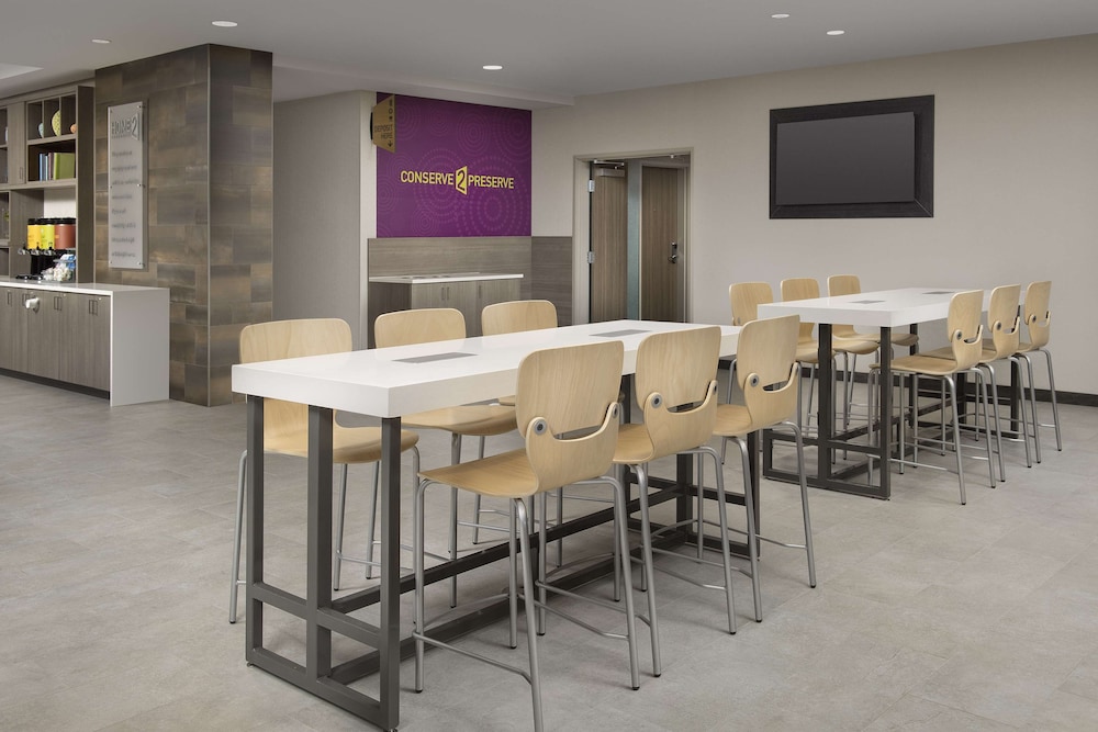 Home2 Suites by Hilton Fort Myers Airport - photo 2