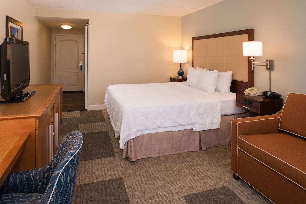 Hampton Inn & Suites Schertz - photo 18