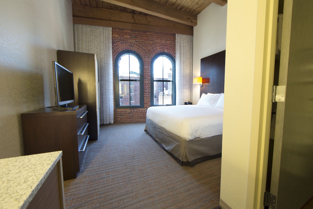 Residence Inn by Marriott Boston Downtown Seaport - photo 10