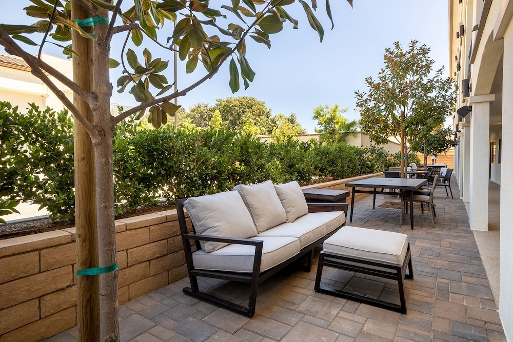 Hotel Huntington - photo 22