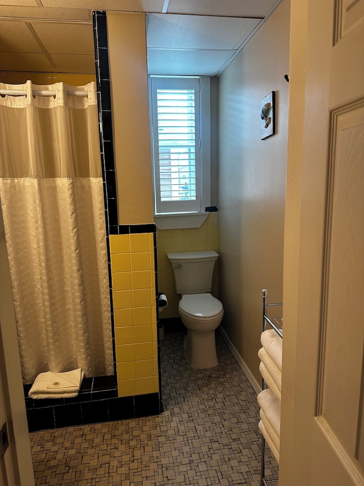 Vineyard Harbor Motel Private Beach - photo 295