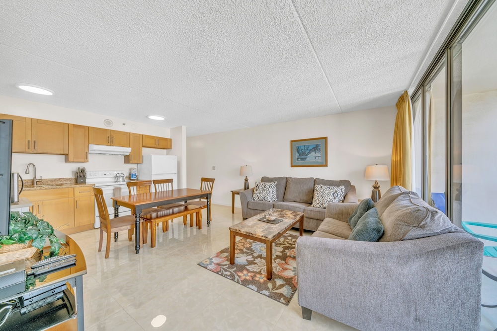Standard Ocean View Condo 35th floor views Free parking & Wifi by Koko Resort Vacation Rentals Honolulu - photo 17