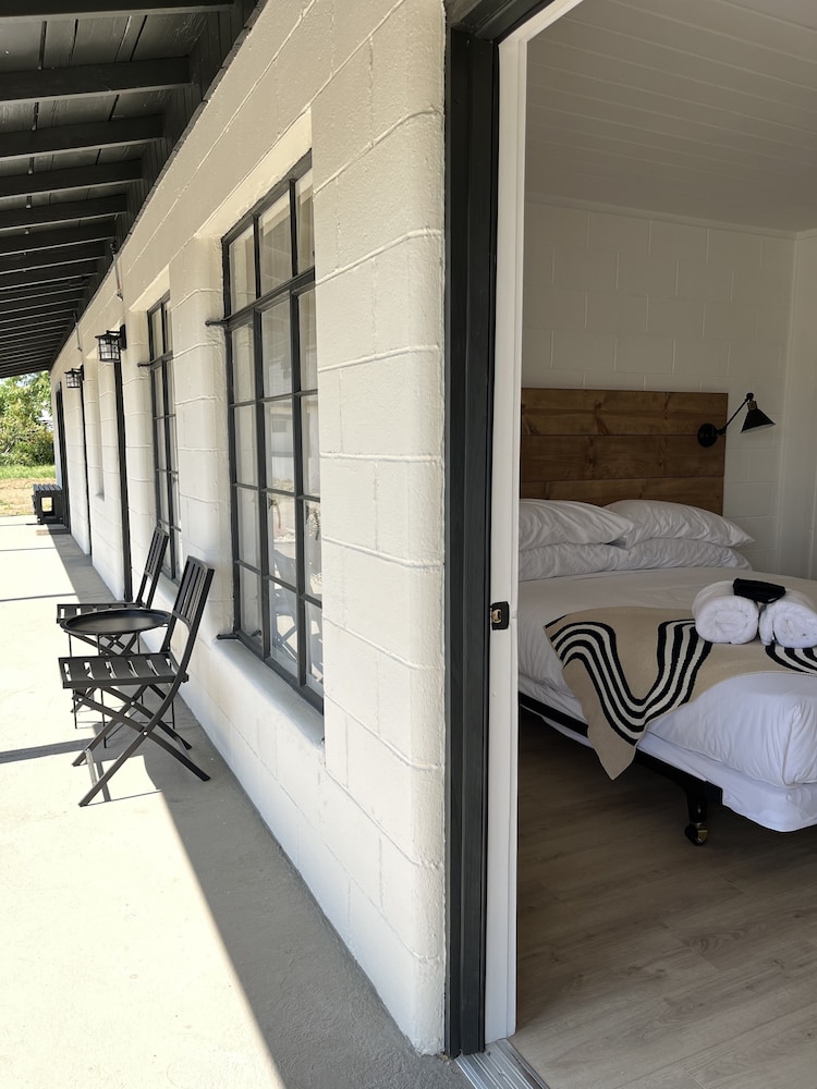 Triangle Motel - photo 24
