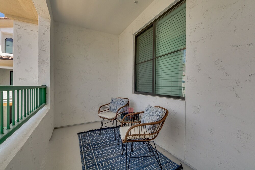 Penthouse BRAND NEW Cays at Ocotillo Lots of Upgrades 30 Night Minimum by RedAwning - photo 29