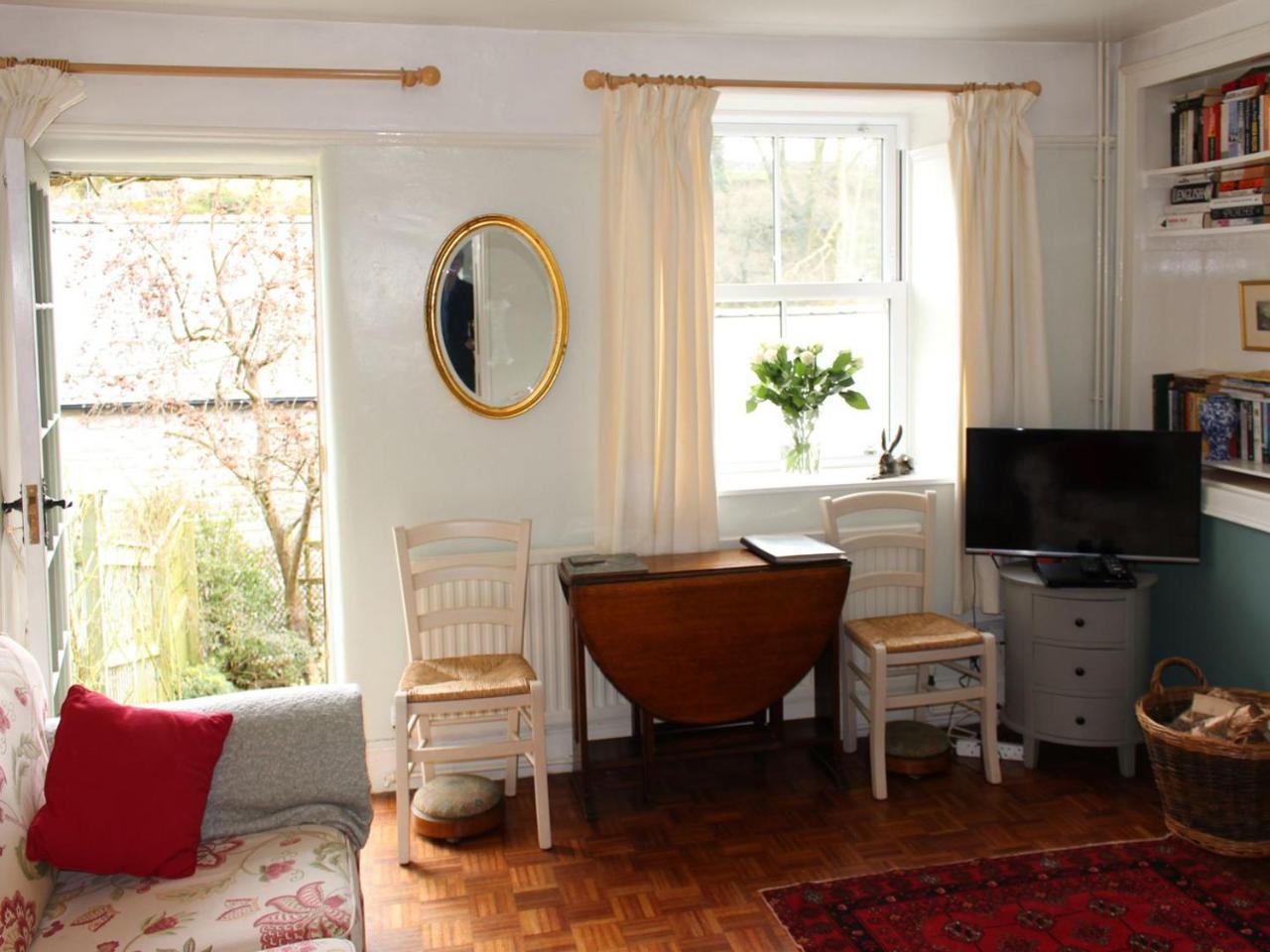 Thorncliffe Cottage — Tideswell — photo 3