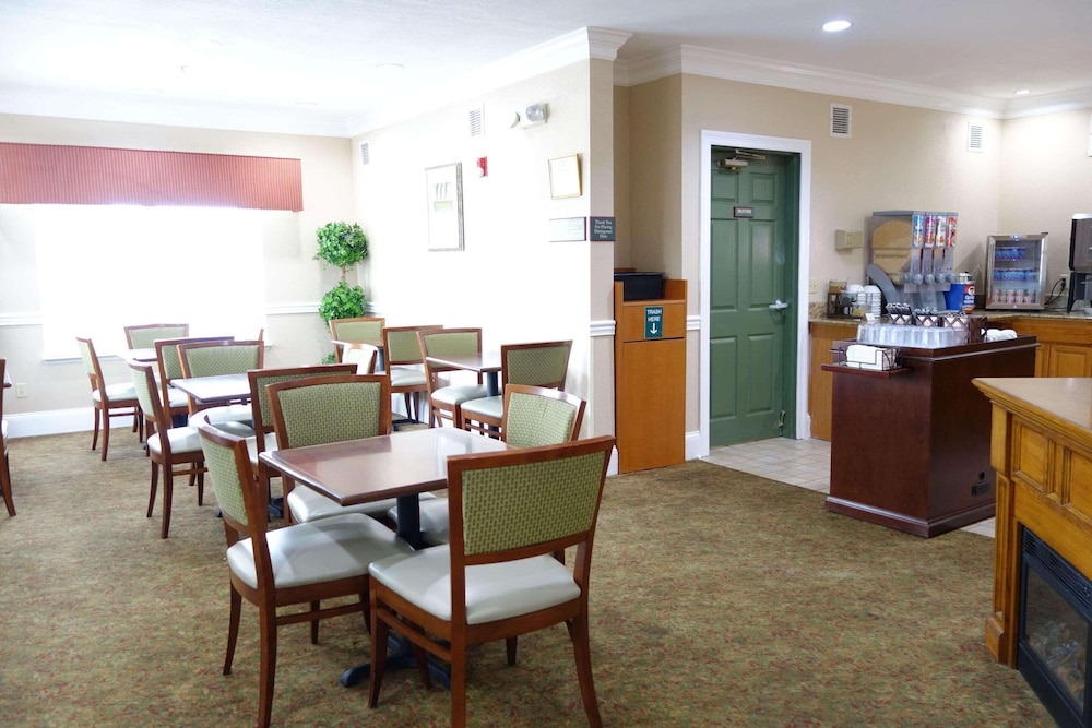 Country Inn & Suites by Radisson Biloxi Ocean Springs MS - photo 14