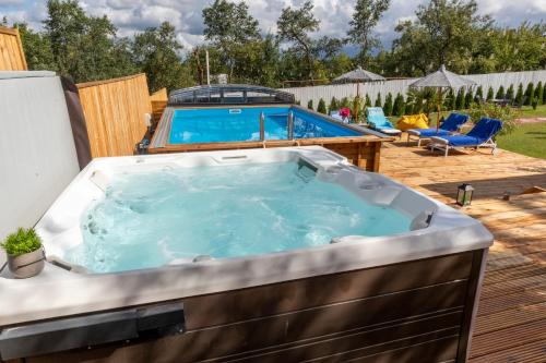 Crisalia - carbon neutral hotel in Vale