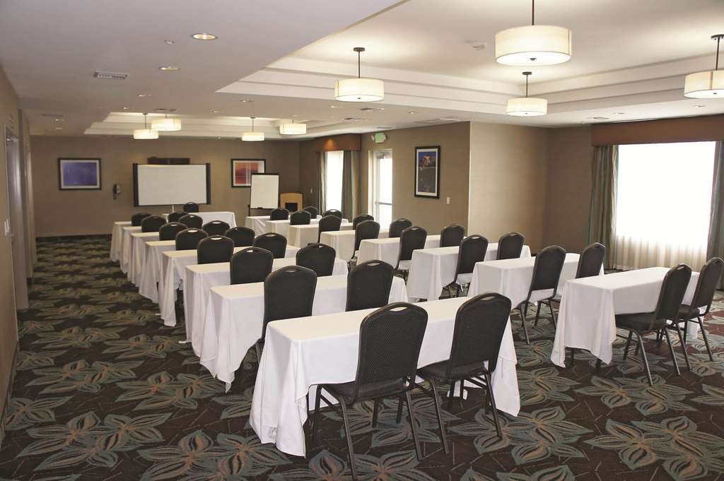La Quinta Inn & Suites by Wyndham Bellingham - photo 58