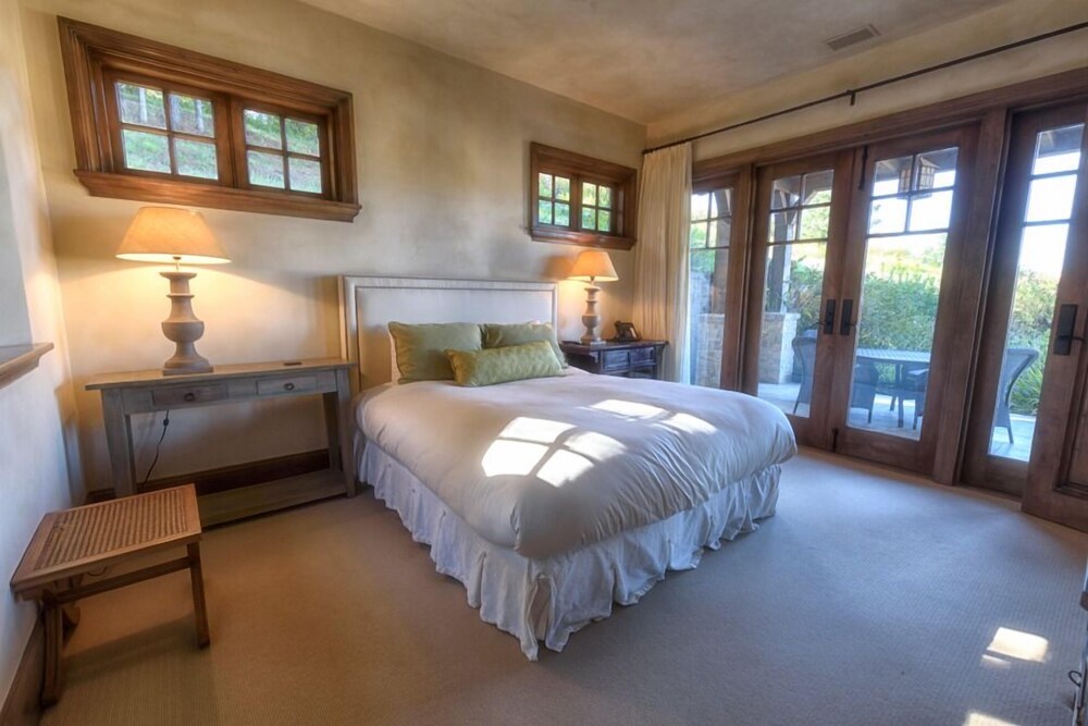 LX1 Chateau D' Renaitre Estate Carmel by the sea - photo 15