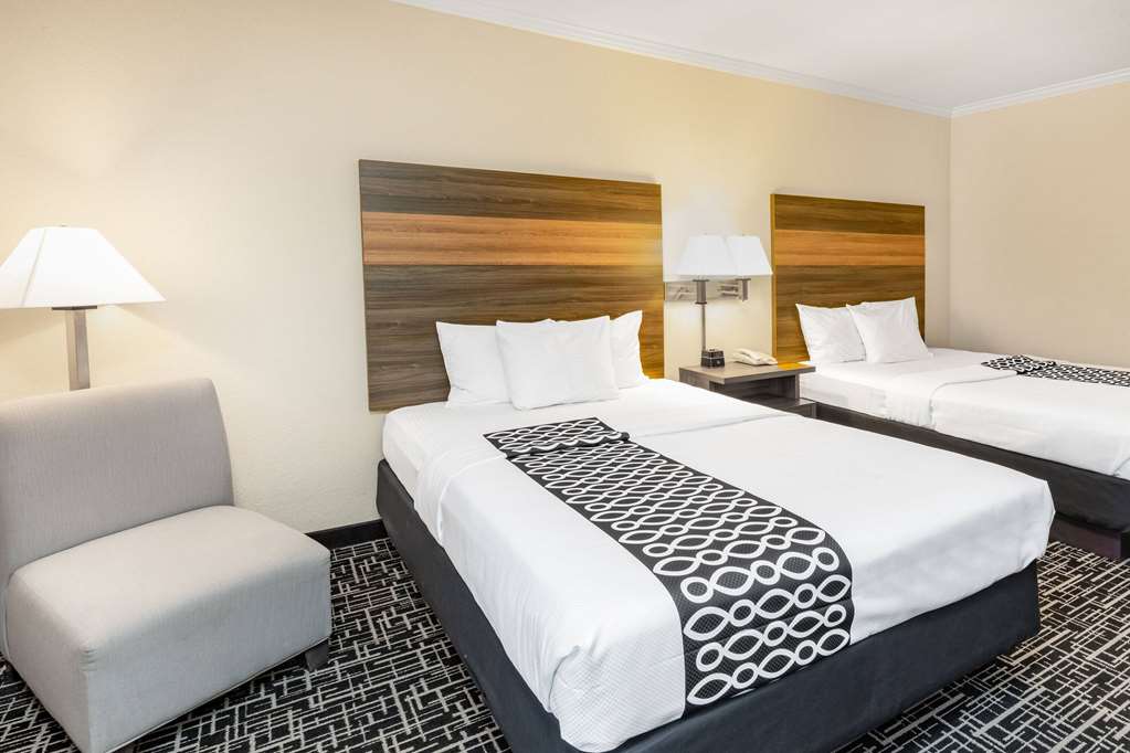 La Quinta Inn & Suites by Wyndham Garland Harbor Point - photo 39