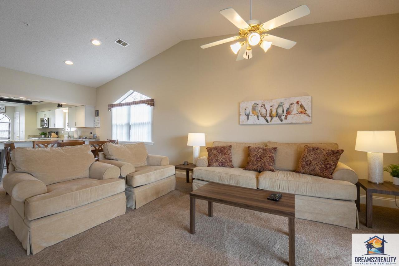 2Br Penthouse Condo 2 Pools Close To The Strip Stairs Required Free Tickets Included Fhe 17 — 4-Star Luxury Hotel in Branson, United States