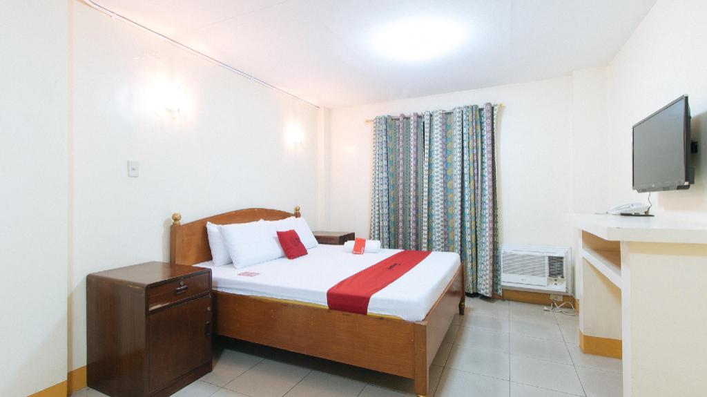 RedDoorz @ Golden Park Inn La Union in La Union, Philippines