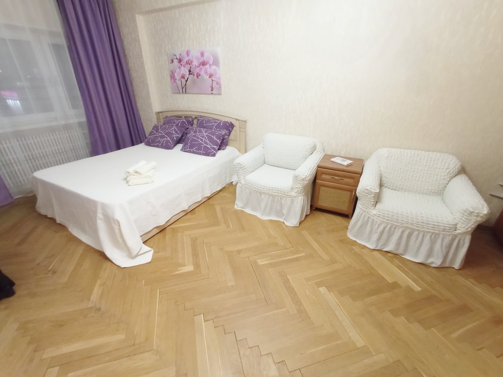 After Hours 2 - carbon neutral hotel in Unknown City