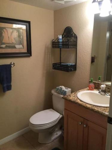 Oceanway 203 Upscale Oceanfront Condo 2BR and 2BA — 4-Star Luxury Hotel in Indian Rocks Beach, United States