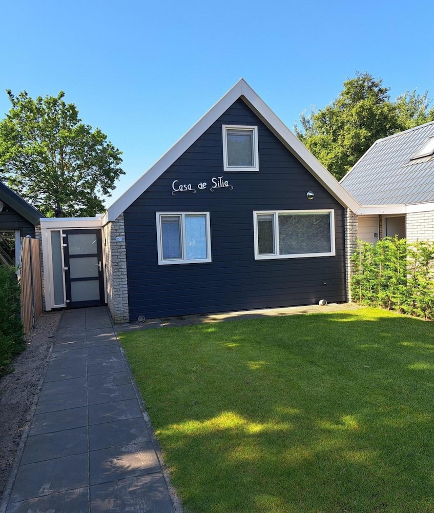 Modern & cozy holiday home near beach — 4-Star Luxury Hotel in Schagen, Netherlands