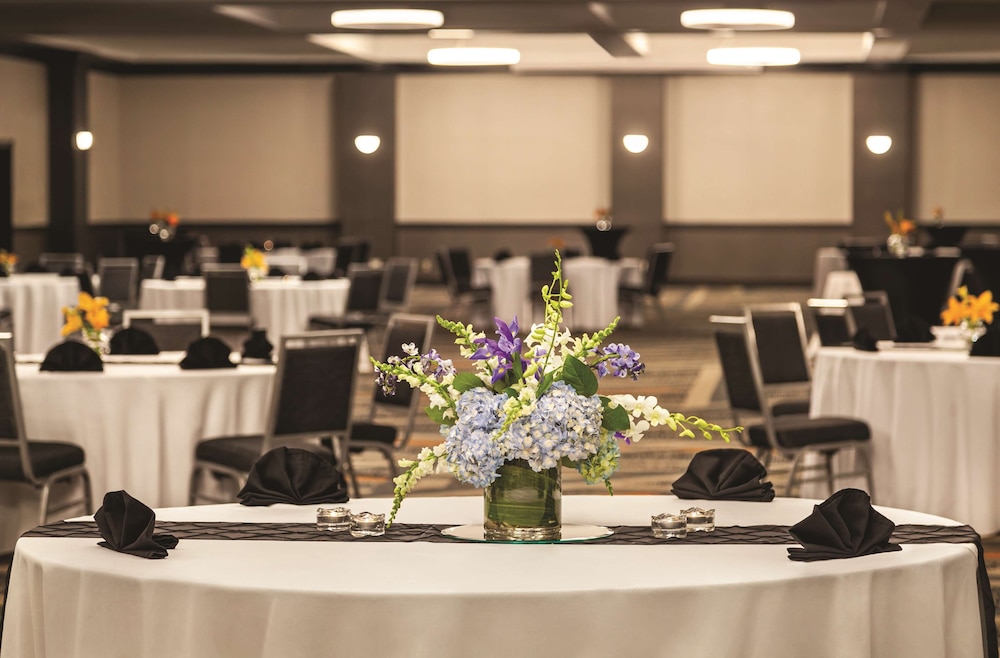 Hilton Knoxville Airport - photo 39