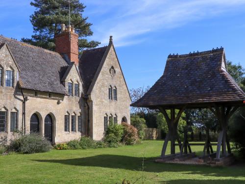 The Alms House East — 4-Star Luxury Hotel in Gloucester, United Kingdom