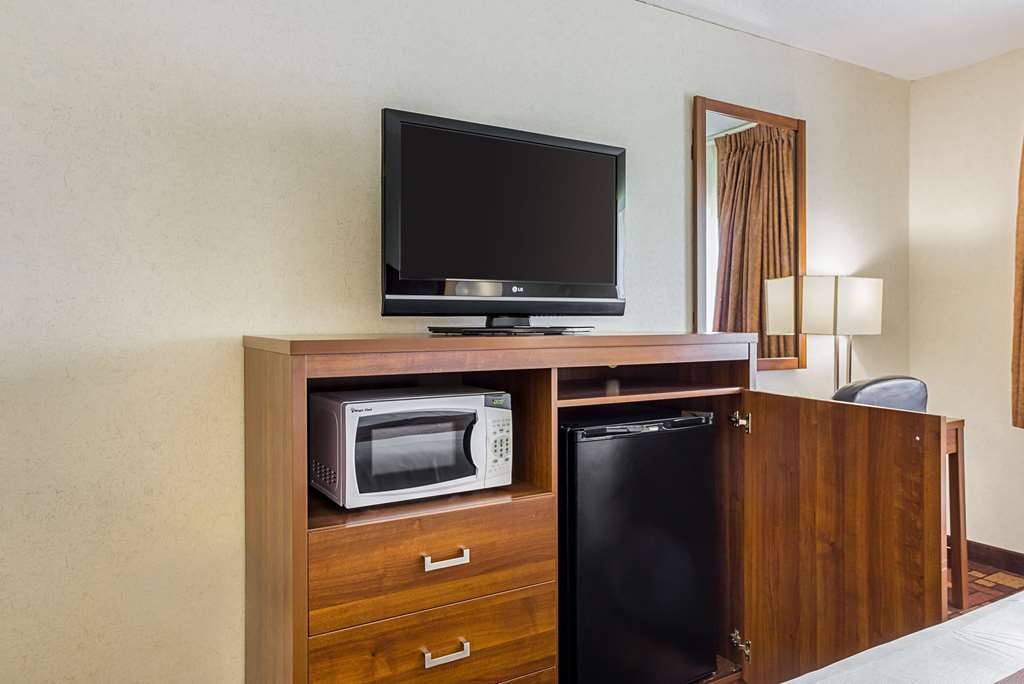 Econo Lodge Luverne I 90 - photo 16