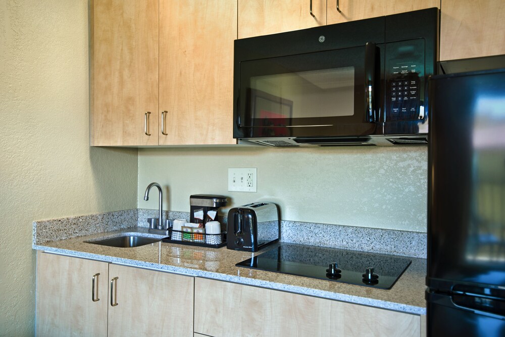 Oxnard Inn Lancaster - photo 15