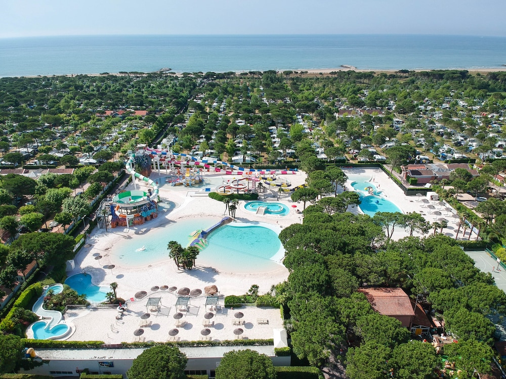 Victoria Mobilehome Camping Union Lido Vacanze — 5-Star Luxury Hotel in Venice, Italy