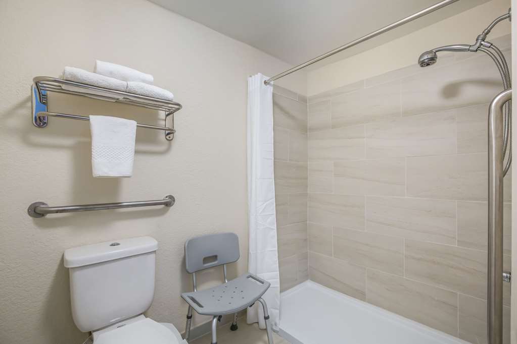 Quality Inn & Suites Suffolk West - photo 24