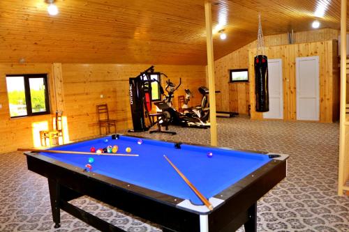 HOTEL Wine Cellar & Fitness Khoni City