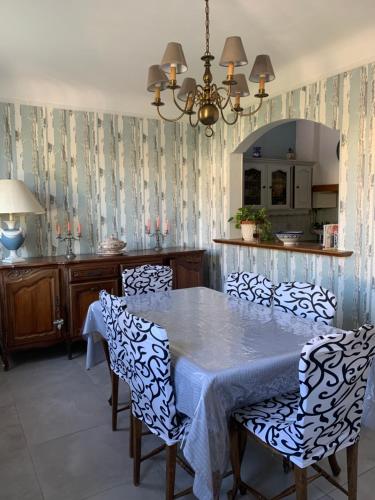 Le Mazagran Proche du Centre Ville Et 15 Mn de la Plage in Narbonne, France