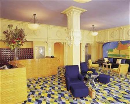 Commodore Hotel - photo 8