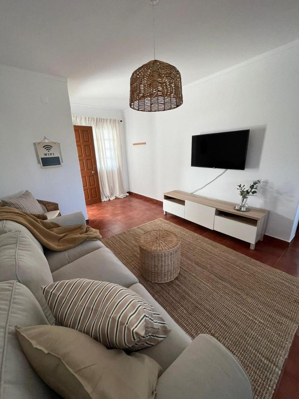 Coast Beach Apartment Praia da Areia Branca — 4-Star Luxury Hotel in Lourinha, Portugal