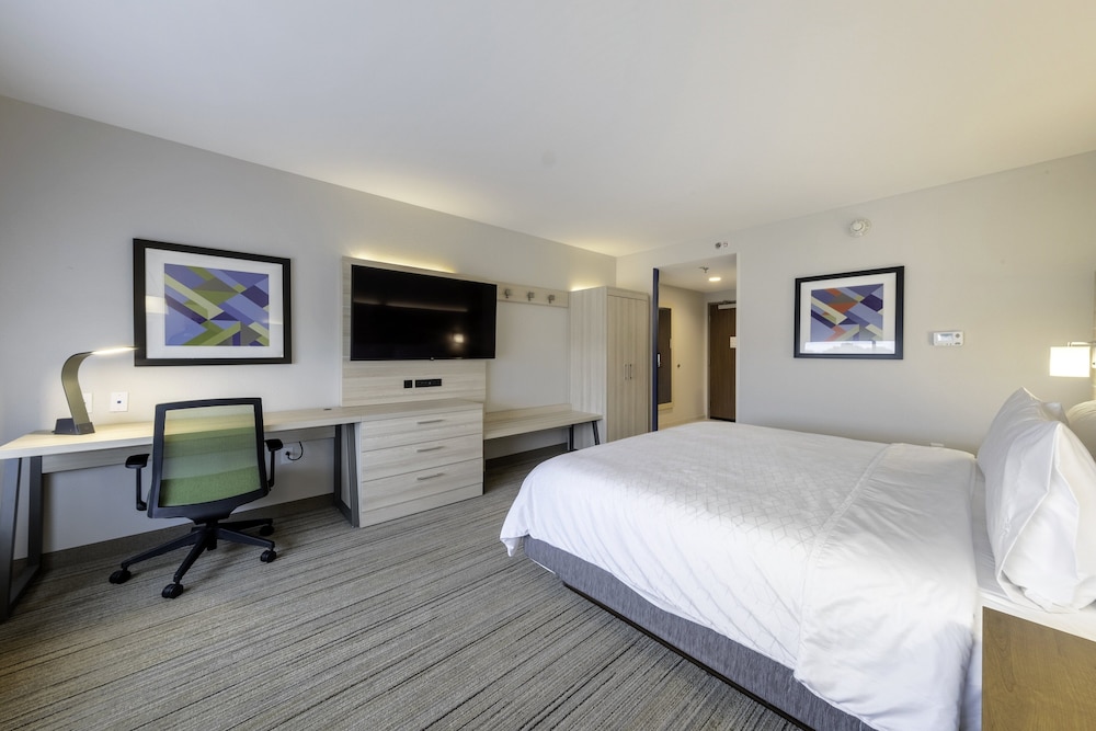 Holiday Inn Express & Suites Staunton by IHG - photo 7